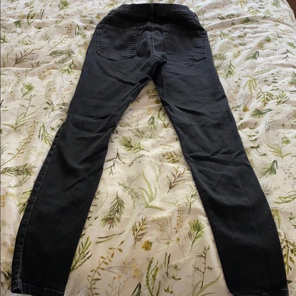 High-Waist Skinny Jeans - Picture 2 of 3